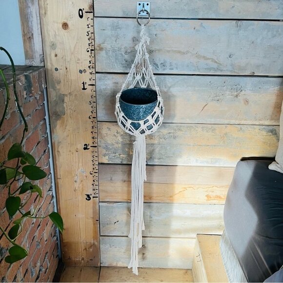 rope tied  macrame plant hanger - Picture 7 of 11